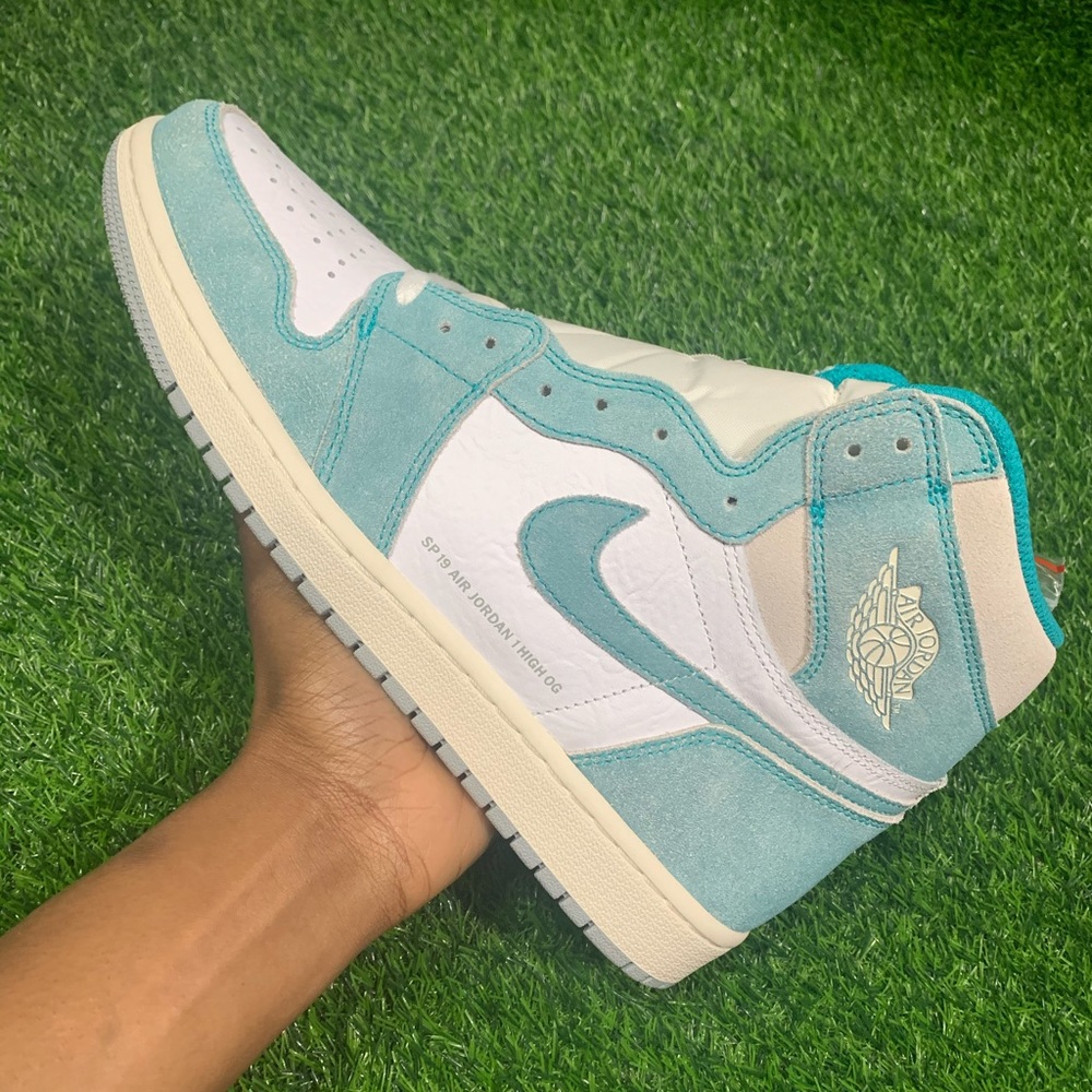 2019 Air Jordan 1 Retro High OG “Turbo Green” - Picture 10 of 16